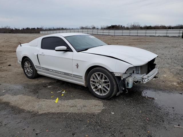 1ZVBP8AM1E5265392 - 2014 FORD MUSTANG WHITE photo 4