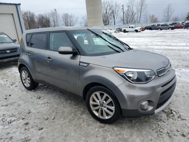 KNDJP3A55K7678071 - 2019 KIA SOUL + GRAY photo 4