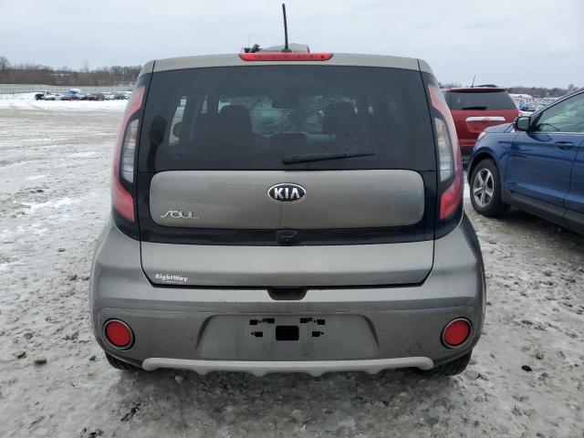 KNDJP3A55K7678071 - 2019 KIA SOUL + GRAY photo 6