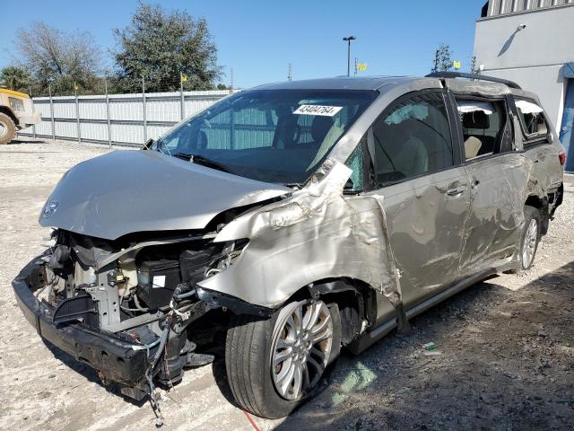 2015 TOYOTA SIENNA XLE, 