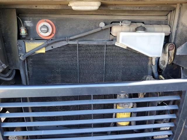 4UZAAHDC25CV28046 - 2005 FREIGHTLINER CHASSIS X LINE MOTOR HOME GRAY photo 7