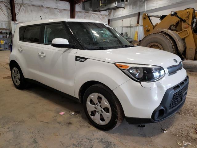 KNDJN2A28F7228071 - 2015 KIA SOUL WHITE photo 4