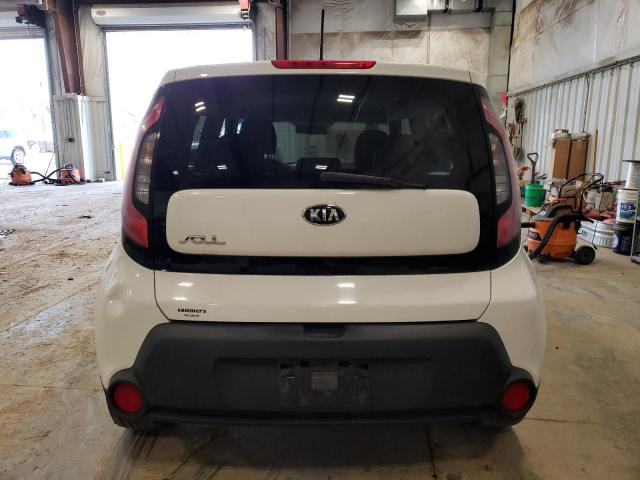 KNDJN2A28F7228071 - 2015 KIA SOUL WHITE photo 6