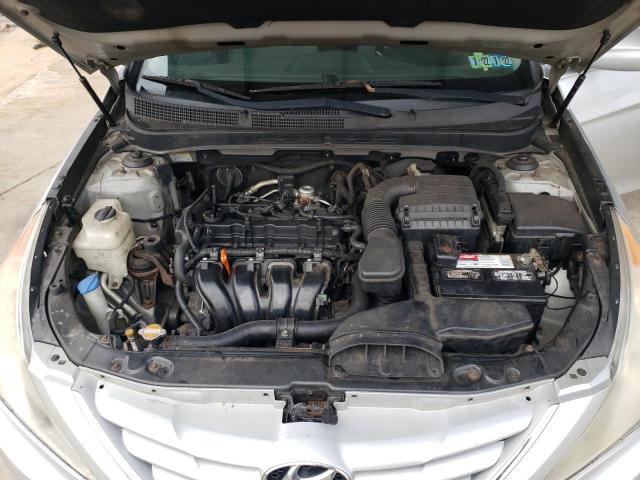 5NPEB4AC9BH030801 - 2011 HYUNDAI SONATA GLS SILVER photo 11