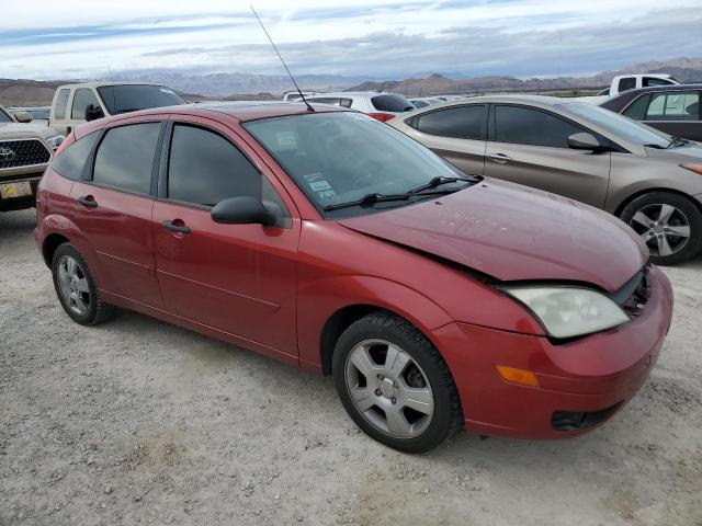 3FAFP37N85R109568 - 2005 FORD FOCUS ZX5 RED photo 4