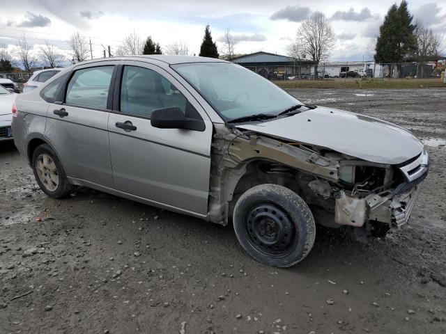 1FAHP34N28W172633 - 2008 FORD FOCUS S/SE GRAY photo 4