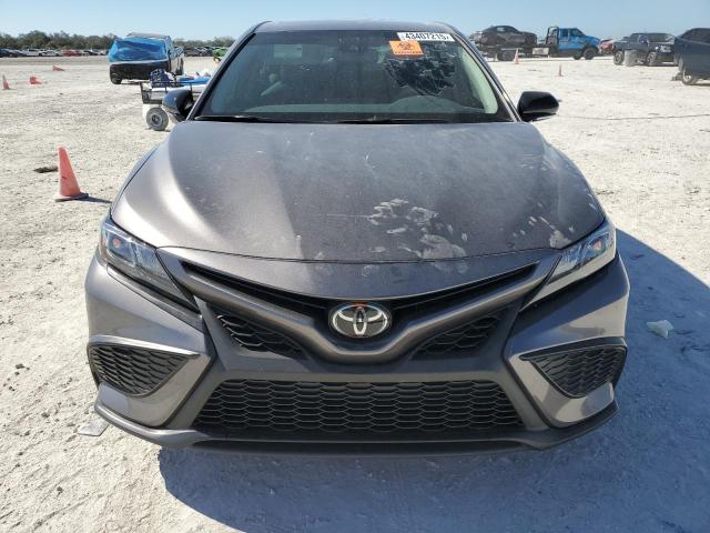 4T1T11AK9RU916712 - 2024 TOYOTA CAMRY SE NIGHT SHADE GRAY photo 5