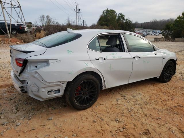 4T1G11AK6RU204806 - 2024 TOYOTA CAMRY SE NIGHT SHADE WHITE photo 3