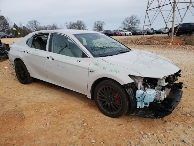 4T1G11AK6RU204806 - 2024 TOYOTA CAMRY SE NIGHT SHADE WHITE photo 4