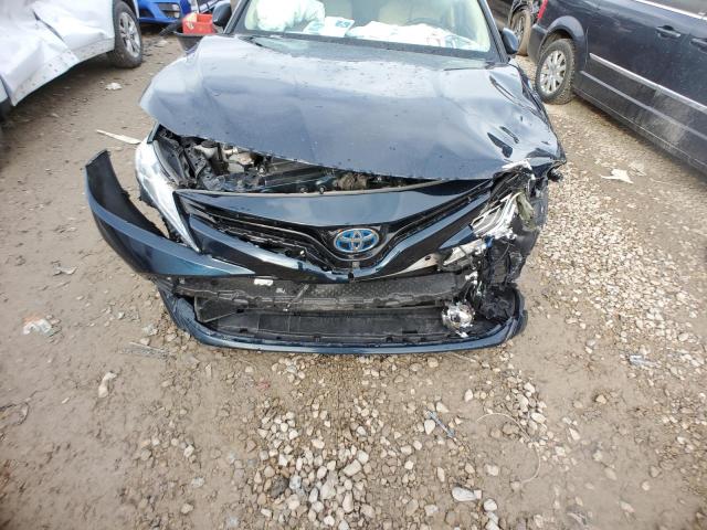 4T1B21HK5JU510784 - 2018 TOYOTA CAMRY HYBRID BLUE photo 11