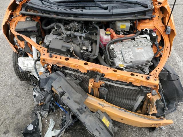 JTDKDTB38F1089731 - 2015 TOYOTA PRIUS C ORANGE photo 11