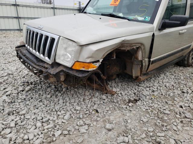 1J8HG48K17C510077 - 2007 JEEP COMMANDER TAN photo 9