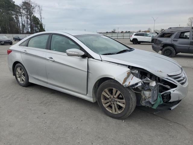 5NPEB4AC0EH925694 - 2014 HYUNDAI SONATA GLS SILVER photo 4