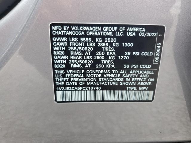 1V2JE2CA5PC216746 - 2023 VOLKSWAGEN ATLAS CROS SE Srebrny zdjęcie 13