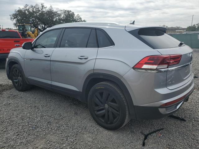 1V2JE2CA5PC216746 - 2023 VOLKSWAGEN ATLAS CROS SE Srebrny zdjęcie 2