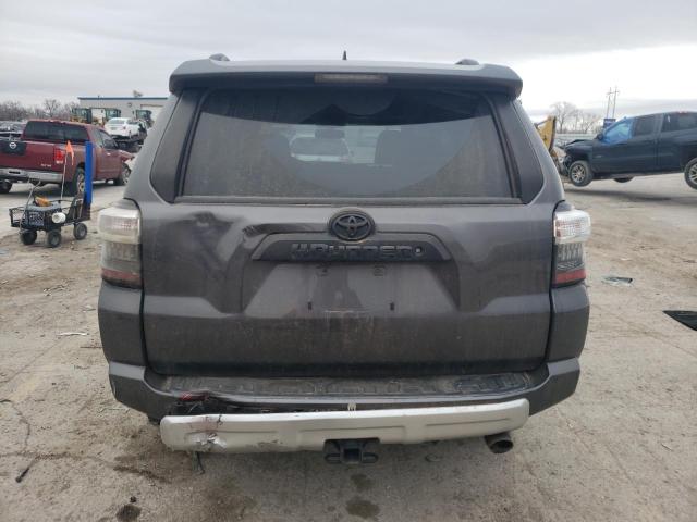 JTEBU5JR0J5555425 - 2018 TOYOTA 4RUNNER SR5/SR5 PREMIUM GRAY photo 6