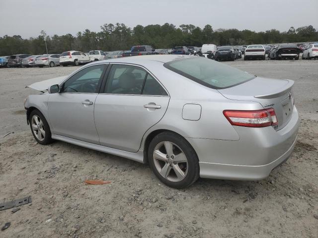 4T1BF3EK7BU644489 - 2011 TOYOTA CAMRY BASE SILVER photo 2