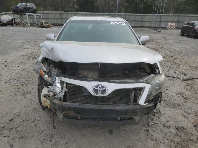 4T1BF3EK7BU644489 - 2011 TOYOTA CAMRY BASE SILVER photo 5