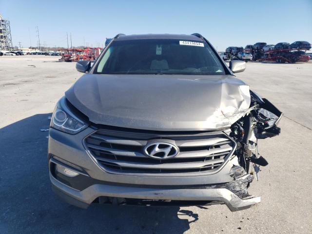 5XYZU3LB5HG422829 - 2017 HYUNDAI SANTA FE S GRAY photo 5