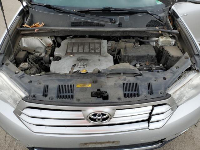 5TDDK3EH4CS124558 - 2012 TOYOTA HIGHLANDER LIMITED SILVER photo 12