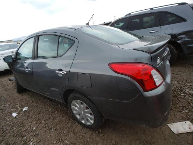 3N1CN7APXGL908068 - 2016 NISSAN VERSA S GRAY photo 2