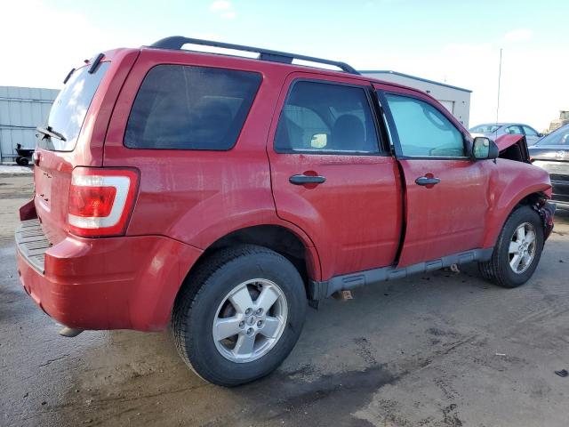 1FMCU0D79BKA24535 - 2011 FORD ESCAPE XLT RED photo 3