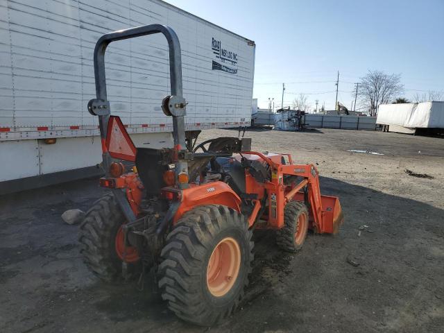 67044 - 2006 KUTA TRACTOR ORANGE photo 4