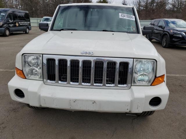 1J8HG48K37C637509 - 2007 JEEP COMMANDER WHITE photo 5