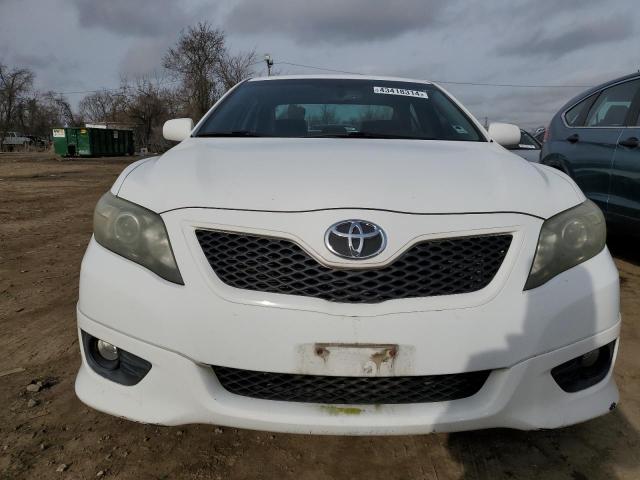 4T1BK3EK3BU616264 - 2011 TOYOTA CAMRY SE WHITE photo 5