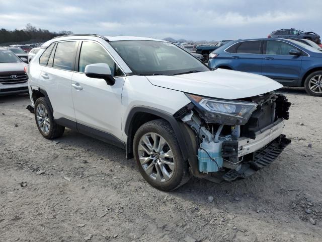 JTMC1RFV9KD022236 - 2019 TOYOTA RAV4 XLE PREMIUM WHITE photo 4