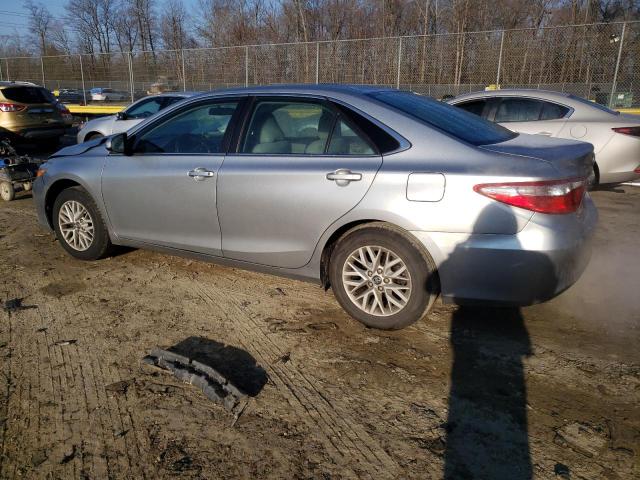 4T1BF1FK4HU382135 - 2017 TOYOTA CAMRY LE SILVER photo 2