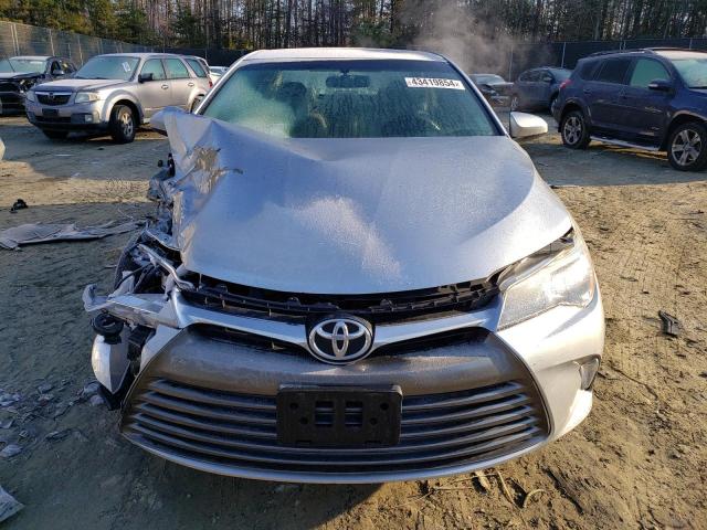 4T1BF1FK4HU382135 - 2017 TOYOTA CAMRY LE SILVER photo 5