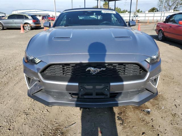 1FATP8UH6N5107786 - 2022 FORD MUSTANG SILVER photo 5