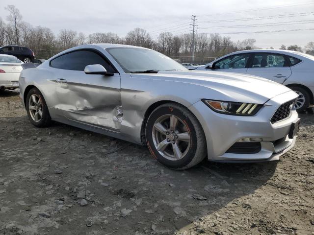 1FA6P8AM3F5358104 - 2015 FORD MUSTANG SILVER photo 4