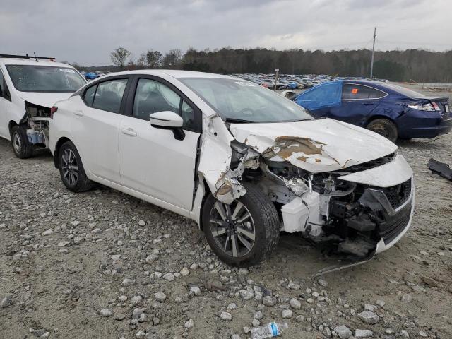 3N1CN8EV5ML894106 - 2021 NISSAN VERSA SV WHITE photo 4