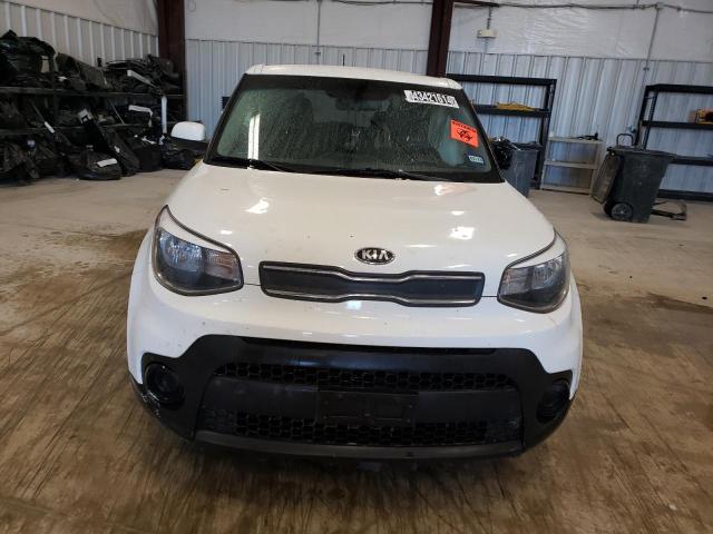 KNDJN2A24J7547430 - 2018 KIA SOUL WHITE photo 5