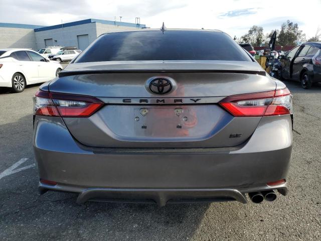 4T1G11AK7RU238690 - 2024 TOYOTA CAMRY SE NIGHT SHADE CHARCOAL photo 6