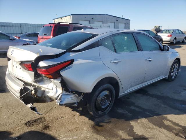 1N4BL4BV5KC158163 - 2019 NISSAN ALTIMA S SILVER photo 3