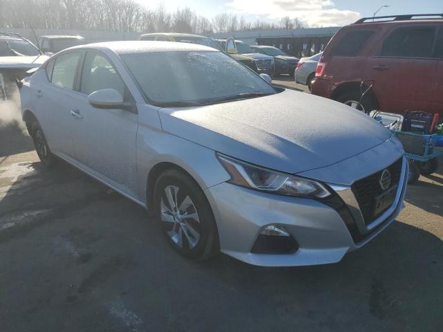 1N4BL4BV5KC158163 - 2019 NISSAN ALTIMA S SILVER photo 4