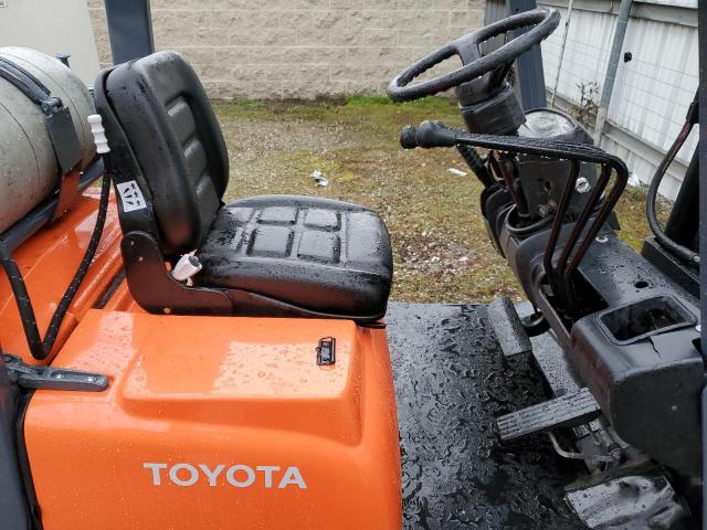 69513 - 2010 TOYOTA FORKLIFT برتقالي صورة 5
