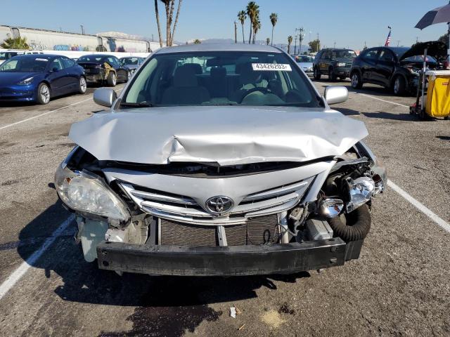 2T1BU4EE6DC961125 - 2013 TOYOTA COROLLA BA SILVER photo 5