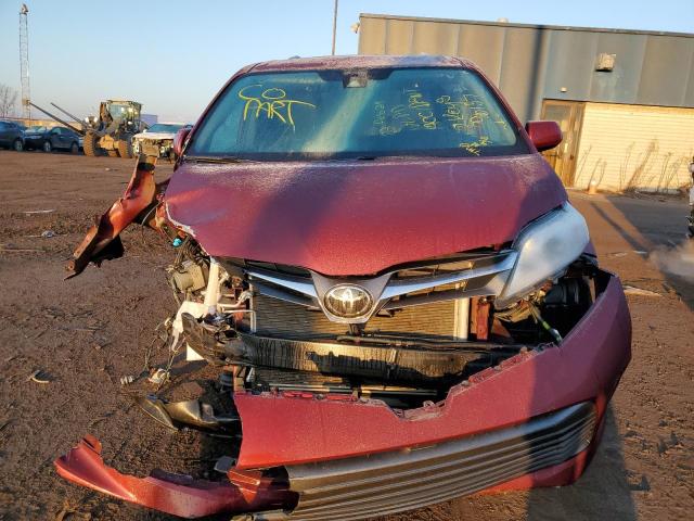 5TDYZ3DC9KS996137 - 2019 TOYOTA SIENNA XLE RED photo 5