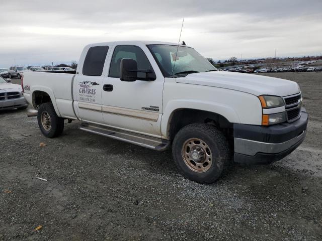 1GCHK29DX7E184827 - 2007 CHEVROLET silverado K2500 HEAVY DUTY WHITE photo 4