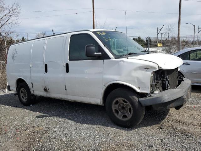 1GCFG15X081197047 - 2008 CHEVROLET EXPRESS G1 WHITE photo 4