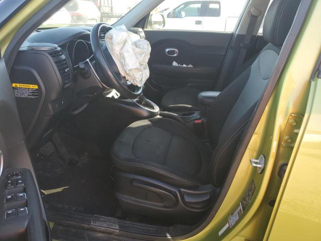 KNDJP3A5XK7912687 - 2019 KIA SOUL + GREEN photo 7