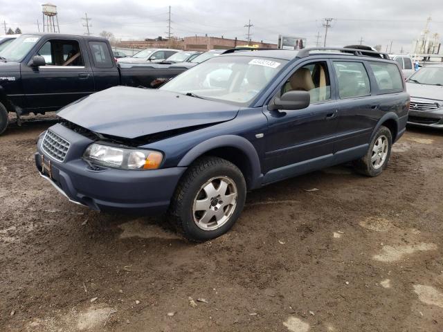 YV1SZ58D811015290 - 2001 VOLVO V70 XC BLUE photo 1