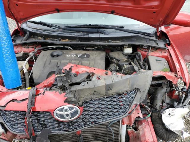 1NXBU4EE2AZ298338 - 2010 TOYOTA COROLLA BASE RED photo 11