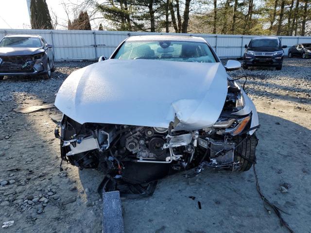 WAUHGAFC7FN016923 - 2015 AUDI A6 PRESTIGE 银色 照片 5