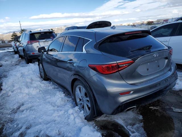 SJKCH5CP6JA057131 - 2018 INFINITI QX30 BASE GRAY photo 2