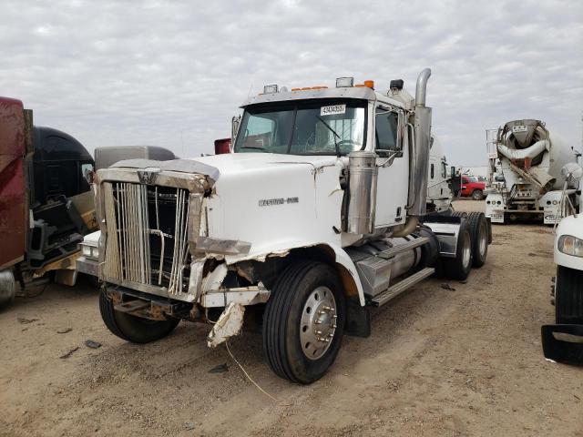 2WKEDDCJ8XK959744 - 1999 WESTERN STAR/AUTO CAR CONVENTION 4900E WHITE photo 2